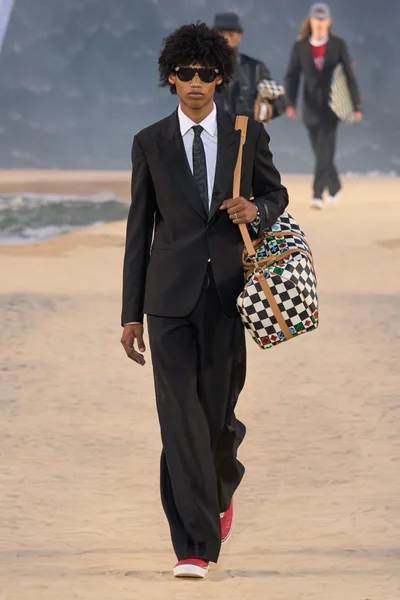 Look 3